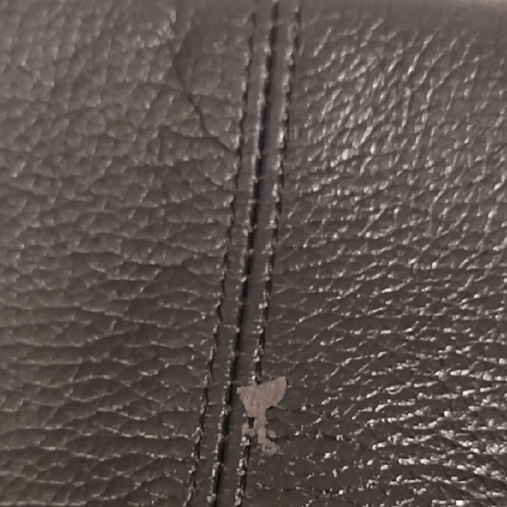 Danier Black Messenger Bag - Picture 4 of 4